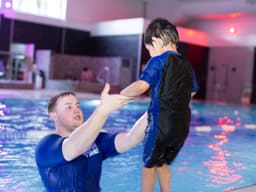 Overcoming fear of water (aquaphobia): Tips for parents